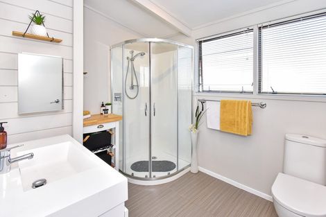 Photo of property in 1/3 Hoylake Place, Wattle Downs, Auckland, 2103