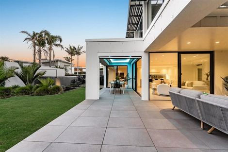 Photo of property in 23 Muritai Road, Milford, Auckland, 0620