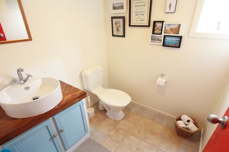 Photo of property in 39a Wallis Street, Raglan, 3225