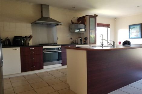 Photo of property in 14 Craigavon Drive, East Tamaki, Auckland, 2013