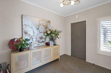 Photo of property in 59 Lismore Street, Merrilands, New Plymouth, 4312