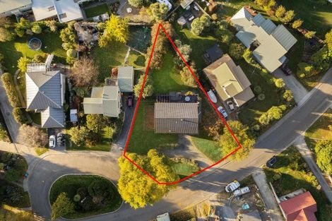 Photo of property in 10 Heuchan Lane, Wanaka, 9305