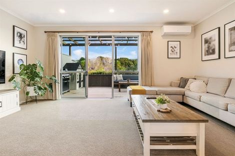 Photo of property in 9s Clearwater Cove, West Harbour, Auckland, 0618