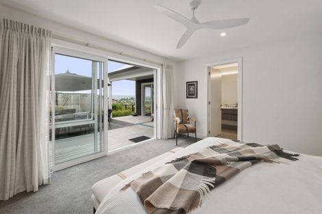 Photo of property in 5 Azalea Lane, Waipahihi, Taupo, 3330