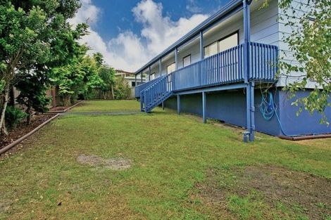 Photo of property in 106 Unsworth Drive, Unsworth Heights, Auckland, 0632