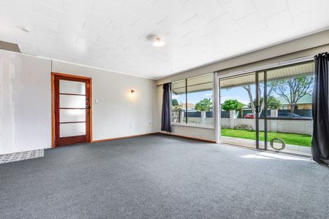 Photo of property in 42 Montgomery Crescent, Bader, Hamilton, 3206