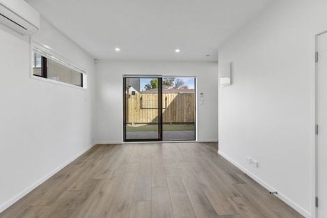 Photo of property in 22a Graham Avenue, Te Atatu Peninsula, Auckland, 0610