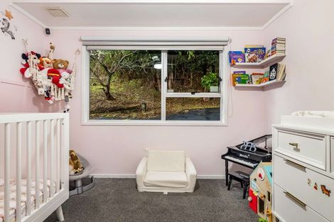 Photo of property in 11 Beaudine Avenue, Glenfield, Auckland, 0629