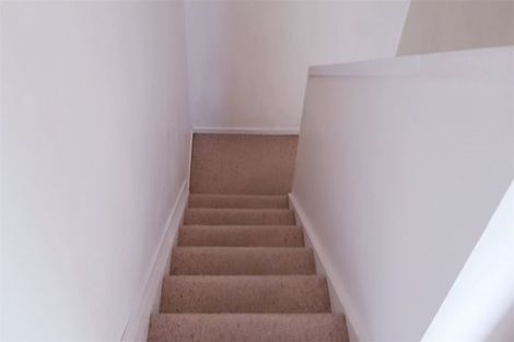 Photo of property in 3 Caspian Close, New Lynn, Auckland, 0600