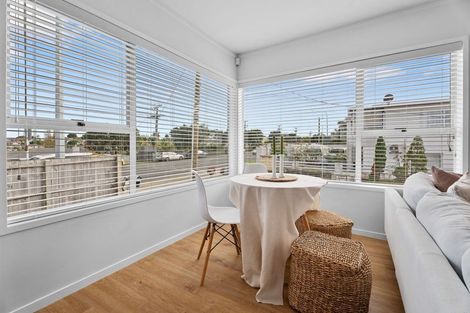 Photo of property in 1/181 Forrest Hill Road, Forrest Hill, Auckland, 0620