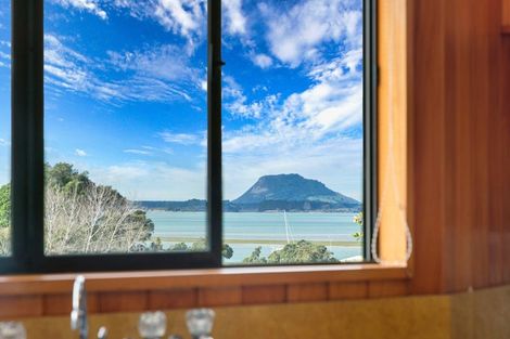 Photo of property in 29 Omokoroa Road, Omokoroa, 3114