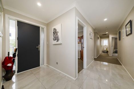 Photo of property in 6 Cyprus Place, Fitzherbert, Palmerston North, 4410