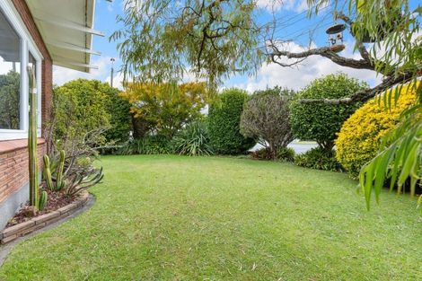Photo of property in 216 Mangorei Road, Merrilands, New Plymouth, 4312