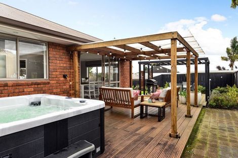 Photo of property in 16 Trinidad Place, Flagstaff, Hamilton, 3210