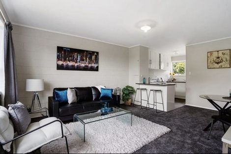 Photo of property in 3/68 Rua Road, Glen Eden, Auckland, 0602