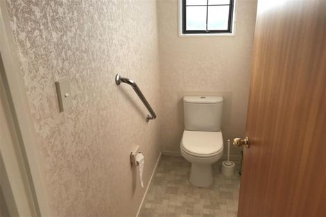 Photo of property in 4/116 Titirangi Road, New Lynn, Auckland, 0600