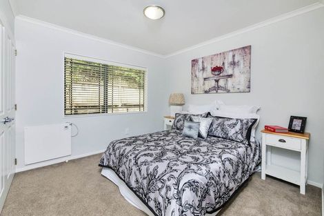 Photo of property in 1 Rutgers Place, Albany, Auckland, 0632