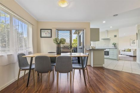 Photo of property in 6a Fayette Place, Te Atatu South, Auckland, 0610