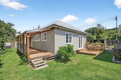 Photo of property in 14 Kenward Crescent, Featherston, 5710
