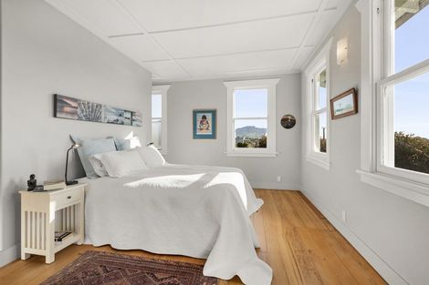 Photo of property in 2 Government Road, Raglan, 3225