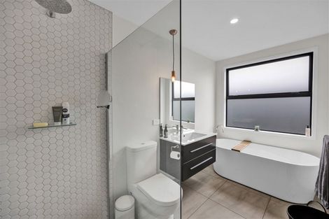 Photo of property in 2 Roy Johns Way, Bell Block, New Plymouth, 4312