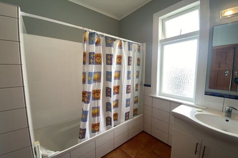 Photo of property in 32 Rodrigo Road, Kilbirnie, Wellington, 6022