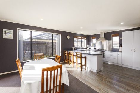 Photo of property in 23 Geneva Terrace, Kelvin Grove, Palmerston North, 4414