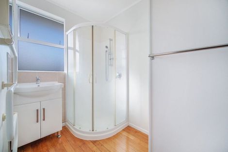 Photo of property in 36 Rewarewa Road, Te Atatu Peninsula, Auckland, 0610