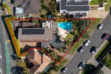 Photo of property in 1/2 Clifton Road, Hauraki, Auckland, 0622