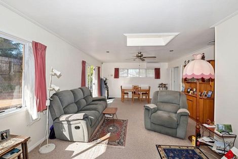 Photo of property in 1/28 Nikau Street, New Lynn, Auckland, 0600