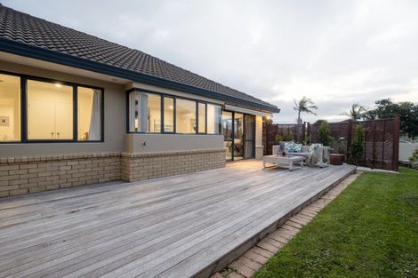 Photo of property in 101 Westerham Drive, Dannemora, Auckland, 2016