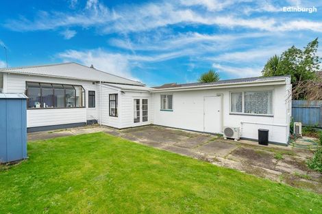 Photo of property in 35 Hargest Crescent, Saint Kilda, Dunedin, 9012