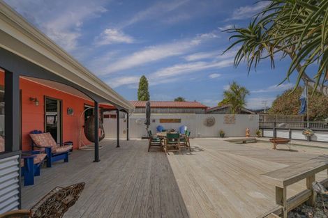 Photo of property in 36 Manaia Road, Tairua, 3508