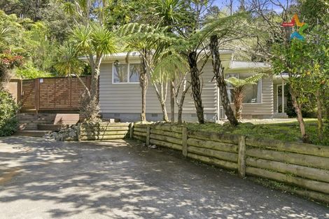 Photo of property in 6 Waipuna Grove, Stokes Valley, Lower Hutt, 5019