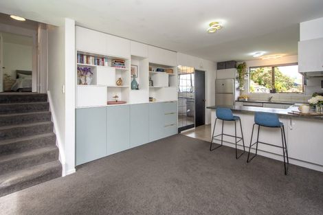 Photo of property in 10 Osmond Lane, Mount Pleasant, Christchurch, 8081