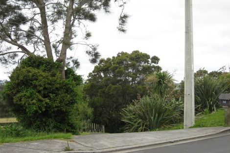 Photo of property in 14 Roberts Road, Matakatia, Whangaparaoa, 0930