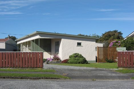 Photo of property in 1 Ngahue Crescent, Carters Beach, Westport, 7825