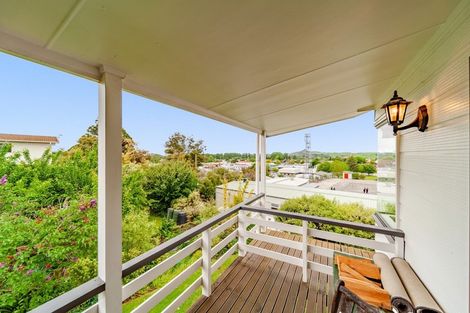 Photo of property in 10 Saint Marys Road, Waipukurau, 4200