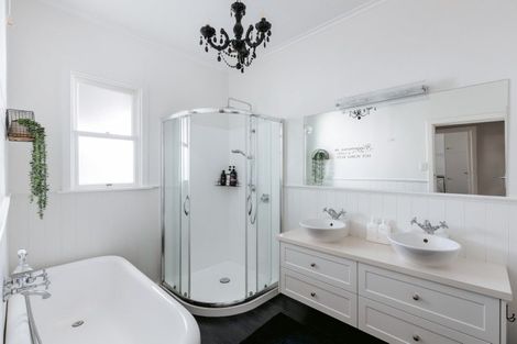 Photo of property in 31 Fourth Avenue, Tauranga, 3110