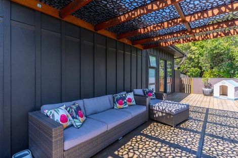 Photo of property in 4a Ryan Grove, Tawa, Wellington, 5028