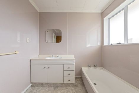 Photo of property in 2a Hamlet Street, Stratford, 4332