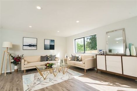 Photo of property in 11 Younger Lane, Massey, Auckland, 0614