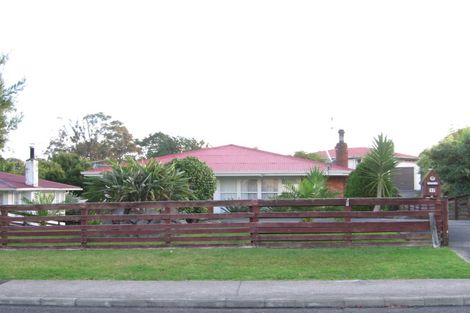 Photo of property in 17 Cornwall Street, Te Atatu South, Auckland, 0610