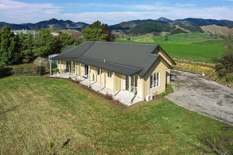 Photo of property in 120 Totara View Road, Wakefield, 7095