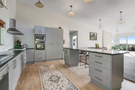 Photo of property in 91 Mangakura Road, Helensville, 0875