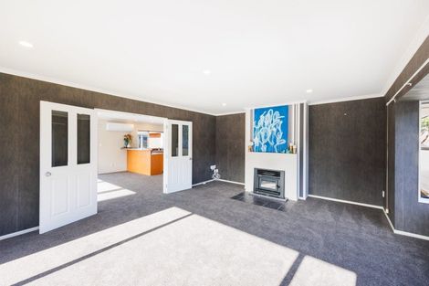 Photo of property in 20 Johnstone Drive, Fitzherbert, Palmerston North, 4410