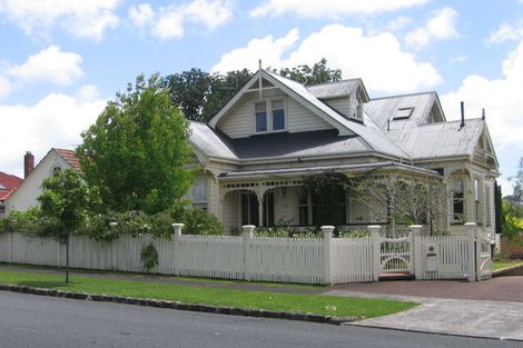 Photo of property in 117a Wheturangi Road, Greenlane, Auckland, 1051