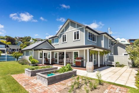 Photo of property in 141 Centaurus Road, Saint Martins, Christchurch, 8022