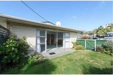 Photo of property in 73 Marine Parade, Seatoun, Wellington, 6022