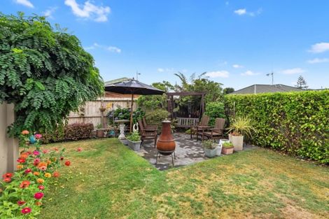 Photo of property in 69 Waiwherowhero Drive, St Andrews, Hamilton, 3200